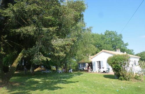 Breuil-Barret House | La Folie