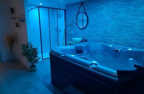 Sublaines House | La Folie Romantique, Avec Spa