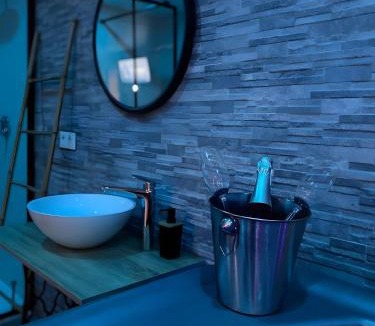 Sublaines House | La Folie Romantique, Avec Spa