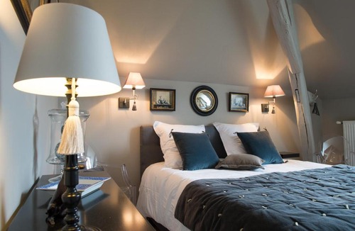 Saint-Julien-de-Chedon Bed & Breakfast | La Folie Saint Julien