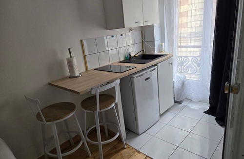 Quartier de la Folie-Mericourt Apartment | La Folie Urban Room République Marais