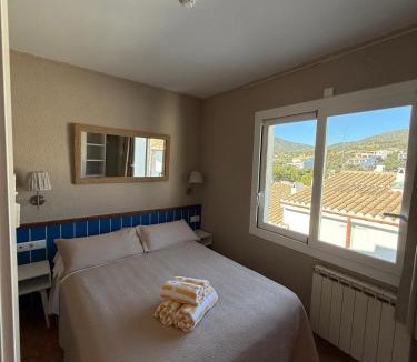 Portlligat Bed & Breakfast | La Fonda