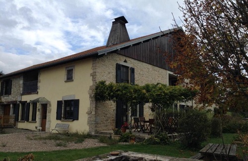 Chevigney-les-Vercel Bed & Breakfast | la fontaine aux oiseaux