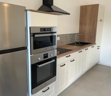 Port-Saint-Pere House | La Fontaine