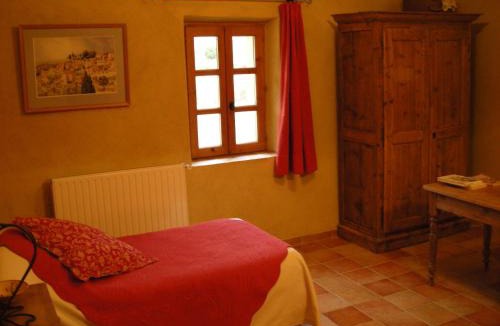 Simiane-la-Rotonde Bed & Breakfast | La Fontaine
