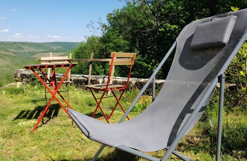 Nuces House | La Fontanelle Cottage near Rodez and Conques – Vineyard Views