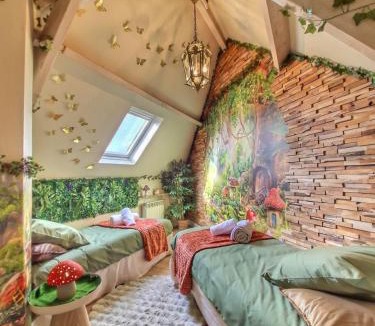 Royallieu Village House | La Forêt Enchantée - Maison avec cheminée et jardin