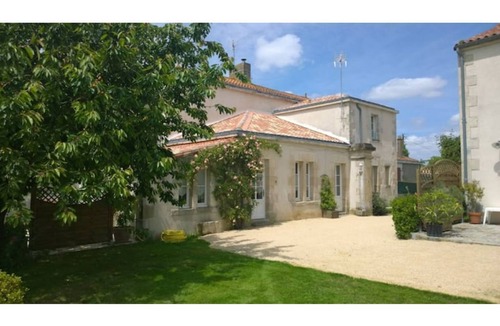 Nieul-sur-l'Autise House | LA FORGE: 4-star self-catering cottage with swimming pool in Vendée