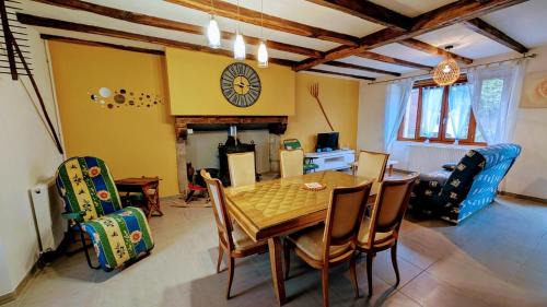 Saint-Julien-le-Petit House | La forge