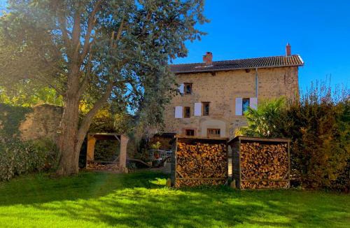 Bievre Isere Bed & Breakfast | La FortBelle
