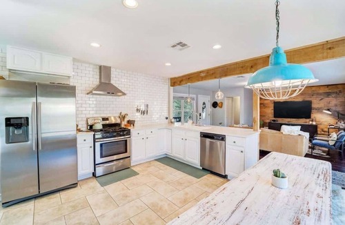 Dripping Springs House | La Fortuna | 11-Acre Retreat + Pool & Tipis
