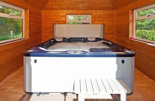 Tillicoultry Ski Chalet | La Fortuna Lodges