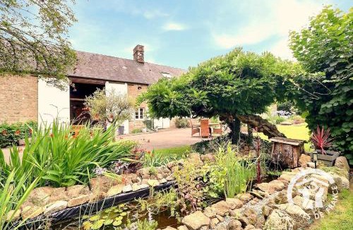 Saint-Georges-de-Reintembault Bed & Breakfast | La bremande