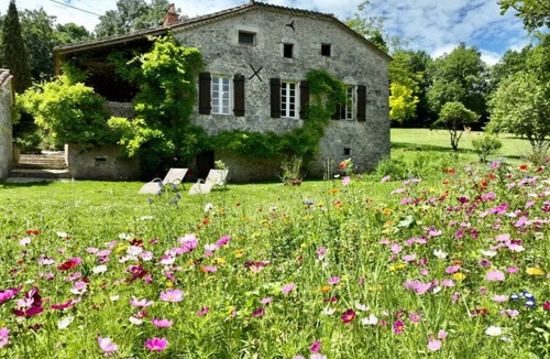Sainte-Colombe-de-Villeneuve House | Large house with swimming pool and green park