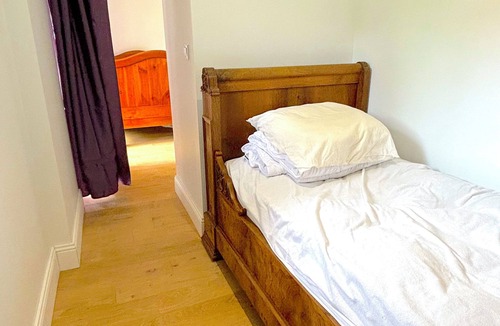 Sainte-Scolasse-sur-Sarthe Cottage | La Maison d'Émile