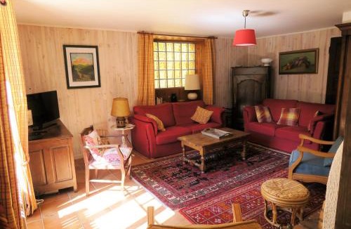 Saint-Pierre-d'Entremont House | LA FRACELINE