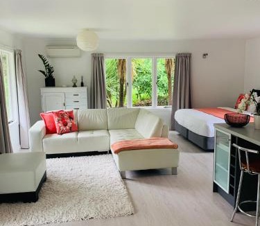 Gisborne Villa | La Frontiere Boutique Accommodation