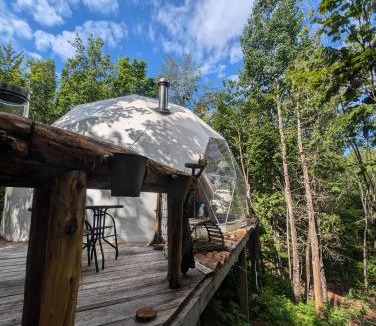 Saint-Alexis-des-Monts Ski Chalet | La générale Sherman, Expérience hébergement le luxe sauvage avec vue et jacuzzi