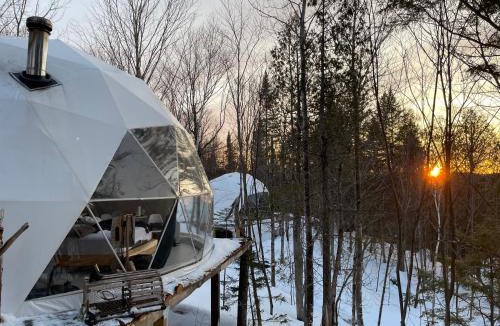 Saint-Alexis-des-Monts Ski Chalet | La générale Sherman, Expérience hébergement le luxe sauvage avec vue et jacuzzi