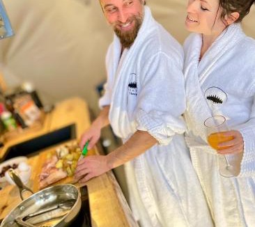 Saint-Alexis-des-Monts Ski Chalet | La générale Sherman, Expérience hébergement le luxe sauvage avec vue et jacuzzi