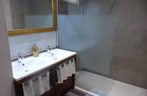 Saint-Pierre-des-Echaubrognes House | La Gabelle Saint Hilaire