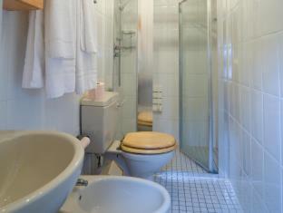 Hampstead House | La Gaffe - Bed and Breakfast