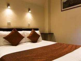 Hampstead House | La Gaffe - Bed and Breakfast