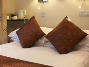 Hampstead House | La Gaffe - Bed and Breakfast