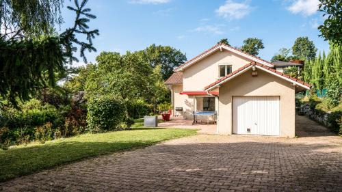 Meylan Villa | La Galante