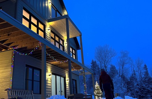 Saint-Joseph-de-la-Rive House | La Galerie Charlevoix