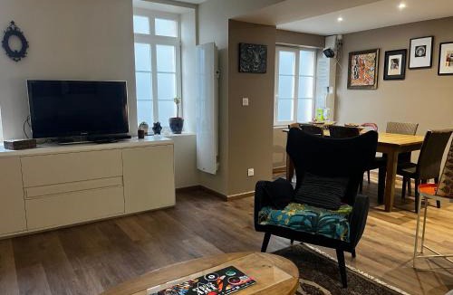 Ville Haute House | La Galerie