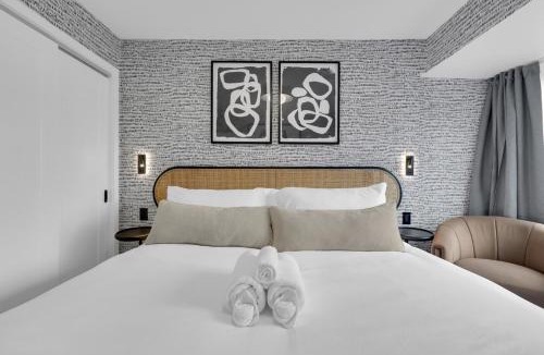 Milton Park Apartment | La Galerie Luxe 1BR King Bed Parking Inc