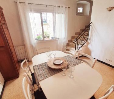 Lunas House | La Galine, Maison de village medieval