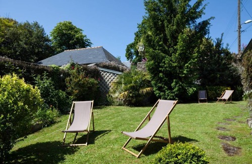 Parame House | La Galissonière: charming house with garden, 10-minute walk from the beach