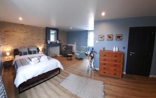 Angliers Bed & Breakfast | La Galuche-B&B & Studio