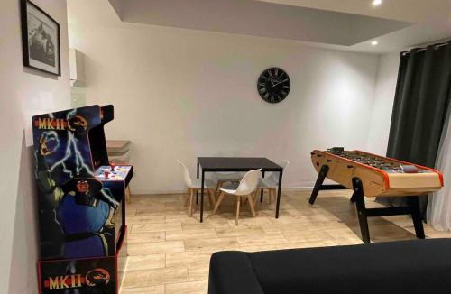 Chateaudun-Bannier Apartment | La Game Room Centre ville 6 personnes