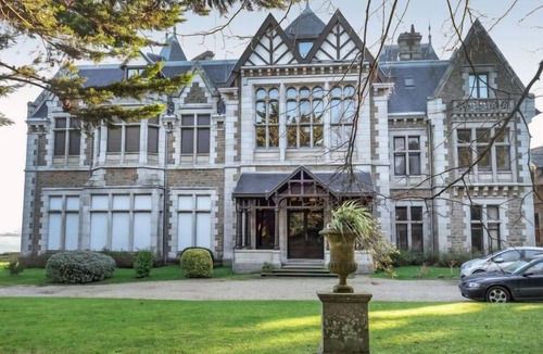 Dinard Apartment | La Garde by Interhome