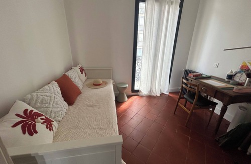 Saint-Martin House | La Gare - Town house with terrace.