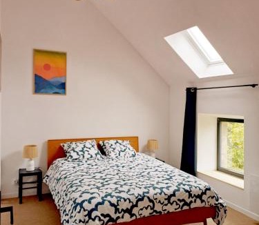 Champfleur House | La Garencière - Gîtes, salle de jeux, piscine et animaux