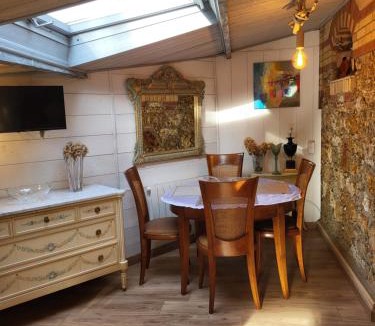 Croisy-sur-Andelle House | La Garette