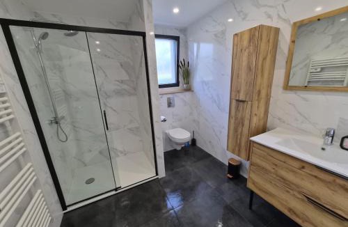 Thiers House | La Gelinotte gîte avec jardin et spa