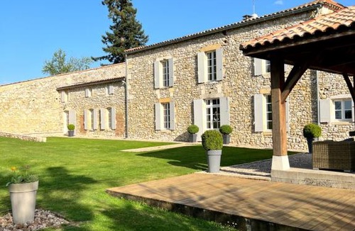Saint-Quentin-de-Caplong Bed & Breakfast | La Girarde