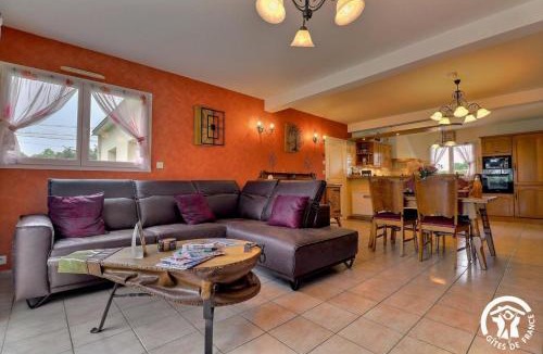 Saint-Senoux House | La giseline