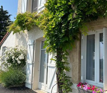 Sainte-Colombe Bed & Breakfast | La Glycine B&B