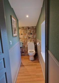 Pomas House | La Glycine Blanche