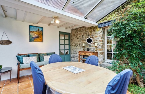 Glatigny House | La Glycine by Interhome