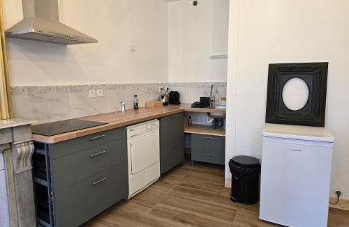 Coulommiers Apartment | La Glycine