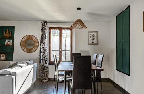 Montolieu Apartment | La Glycine