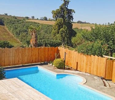 Verfeil Apartment | La glycine