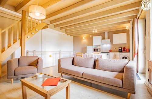 Montmelard House | La Glycine - MONTMELARD